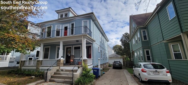 Building Photo - 20 Egerton Rd Unit 20 Rental