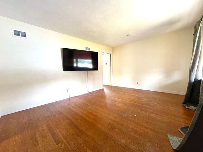 Photo - 2 Bed 1 Bath in WEBSTER GROVES w/ Fenced Yard