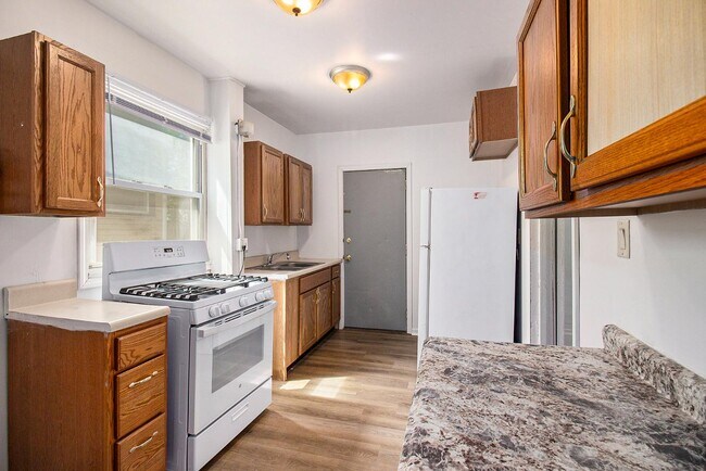 Photo - 147 Isbell St