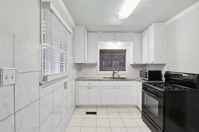 Photo - 2120 Meadowbrook Ln SE