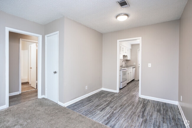 2BR, 1BA - 912SF - Dining Room - Carriage House Apartments