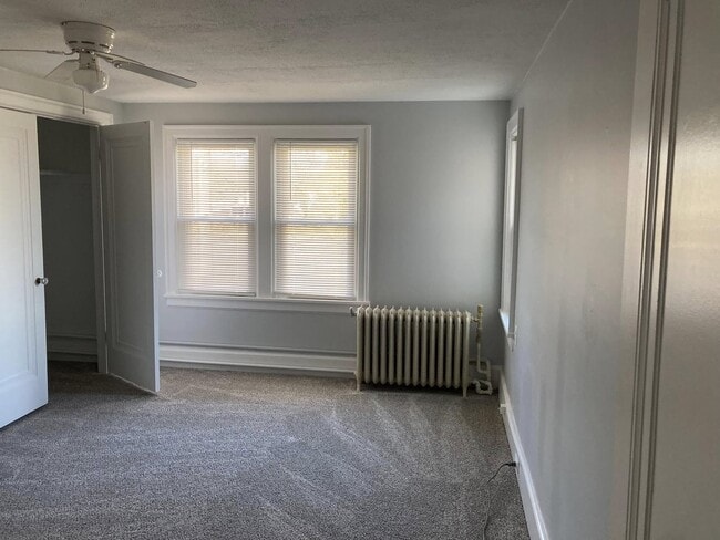 Photo - White House Apartments