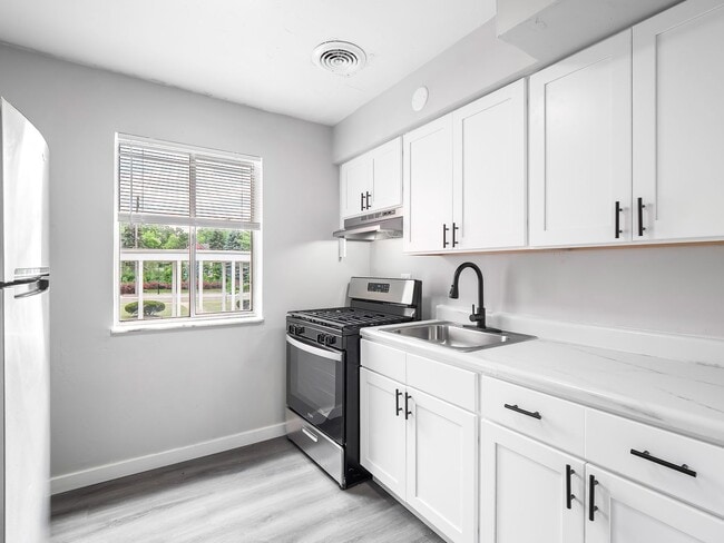 Photo - Heights Garden Apartments