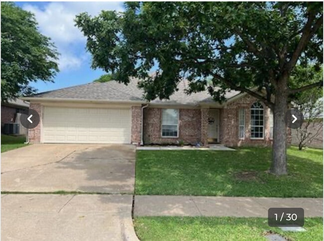 Photo - 2312 Charleston Dr House