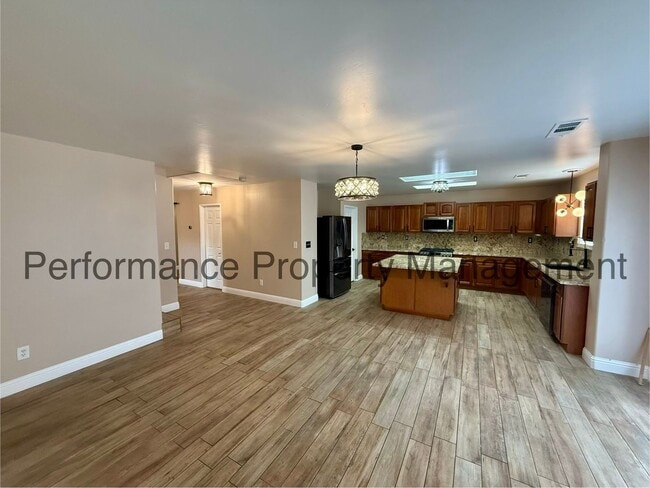 Photo - Spacious 5 Bed/3 Bath + Office in SW Bakersfield w/ RBP & $0 Deposit Option