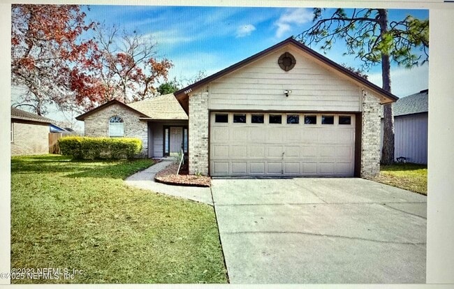 Building Photo - 3317 Cancun Dr E