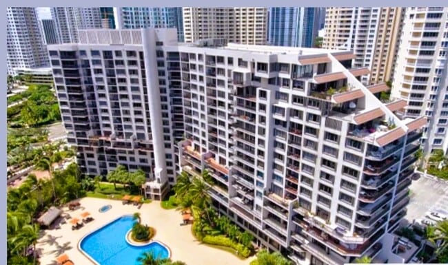 Photo - 540 Brickell Key Dr Unidad 1024
