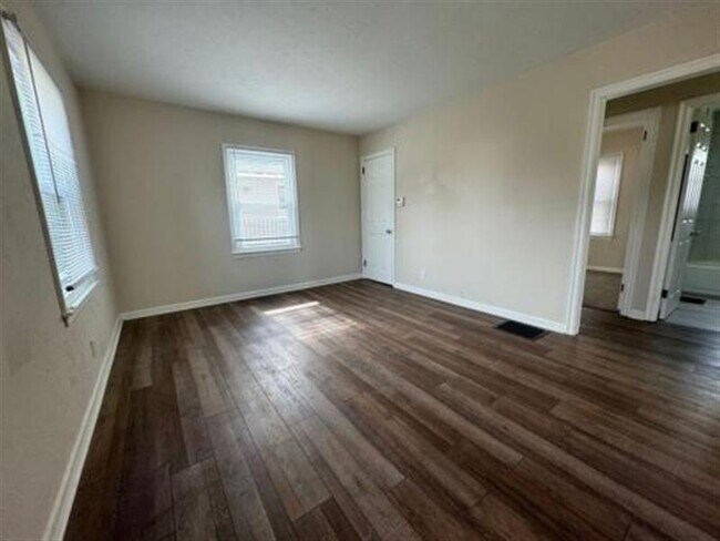 Photo - SUITABLE FOR FAMILY!