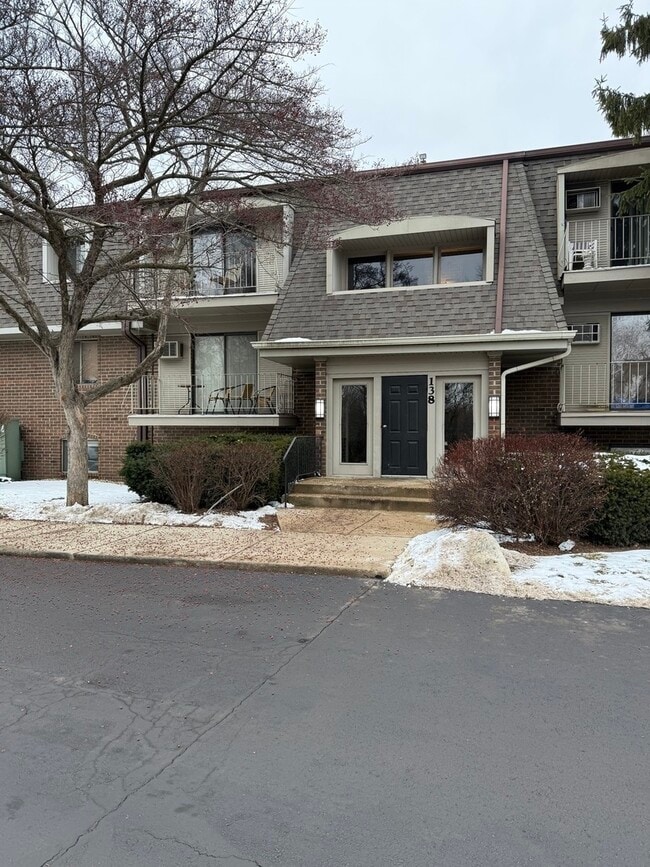 Building Photo - 138 E Bailey Rd Unit B