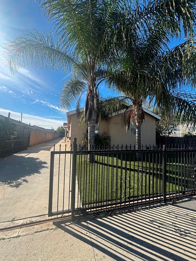 432 E 121st St Unidad 432
