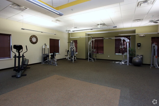 Gimnasio - Poplar Forest