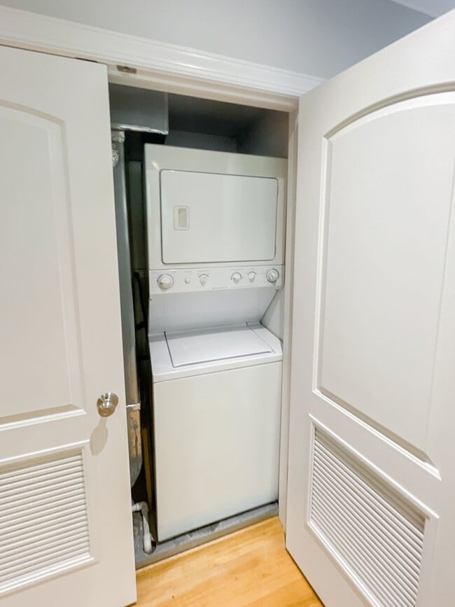 Photo - 3808 N Marshfield Ave