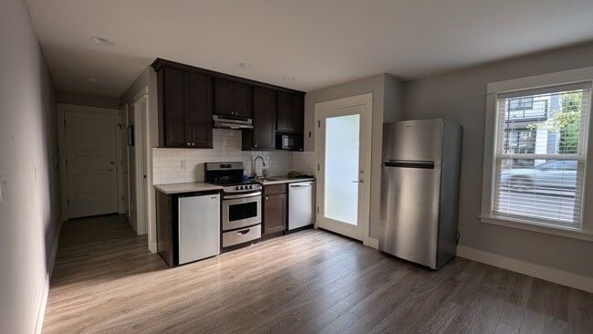 Photo - 1605 SE Yukon St Unit B