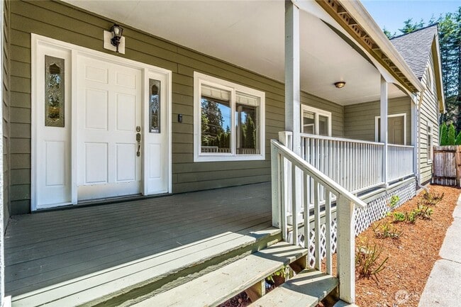 Photo - 4 bed/ 3 bath house in Kirkland!