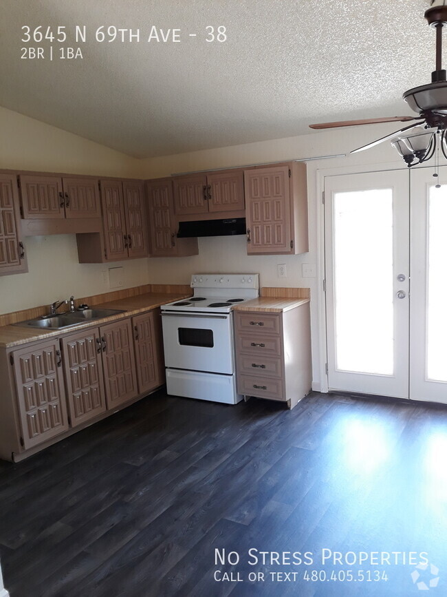 Building Photo - 2 Bed Condo off 67th Ave and Osborn Rd! Unit 38