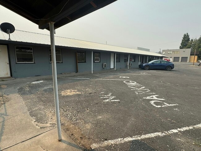 Building Photo - 618 Basin St NW Unit Apartment G