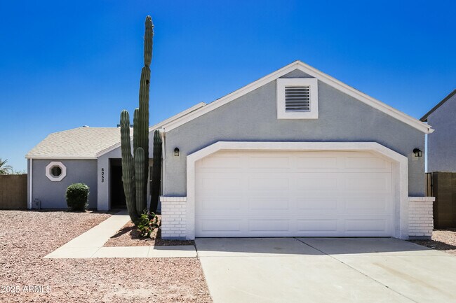 Building Photo - 6053 W Maui Ln Rental