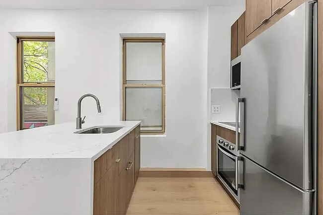 246 E 53rd St Unidad 2B