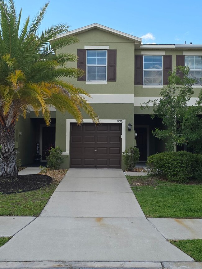 Building Photo - Town House 3/2.5 in Riverview