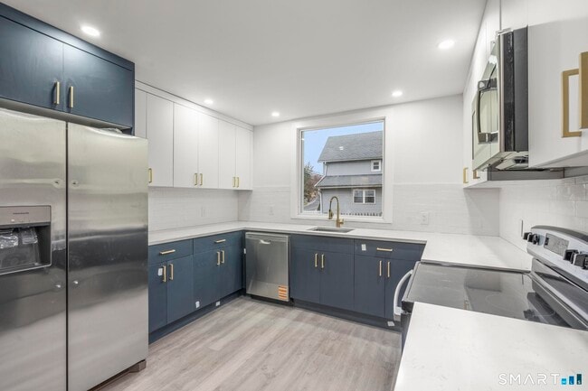 Photo - 93 Sunnyside Ave