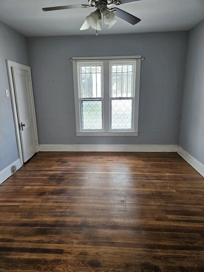 Photo - 405 W Locust St