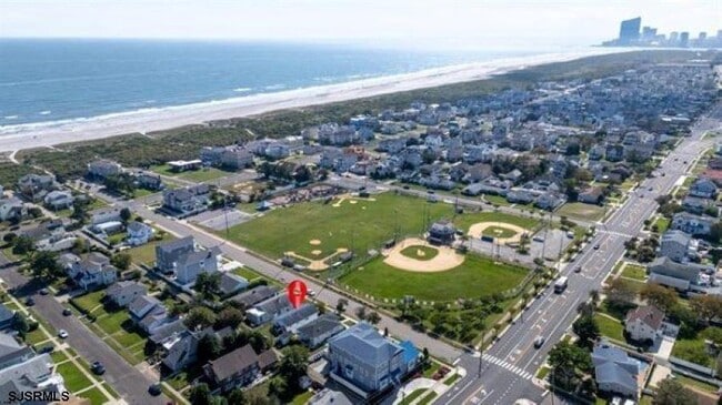 Photo - 303 24th St S