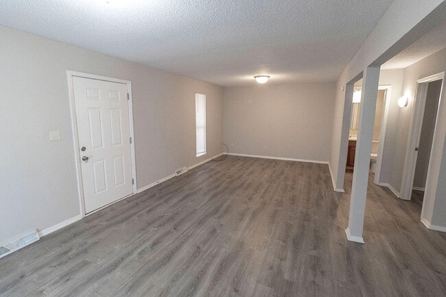 Photo - 215 Wheaton Ct