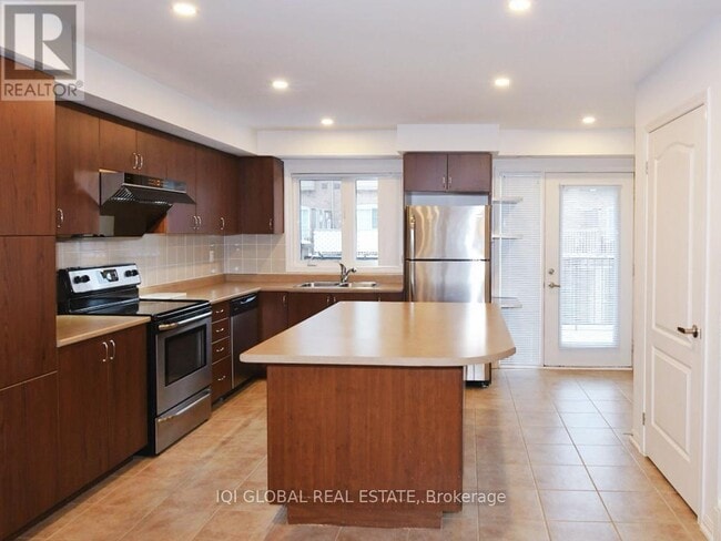 Photo - 3185 Boxford Cres