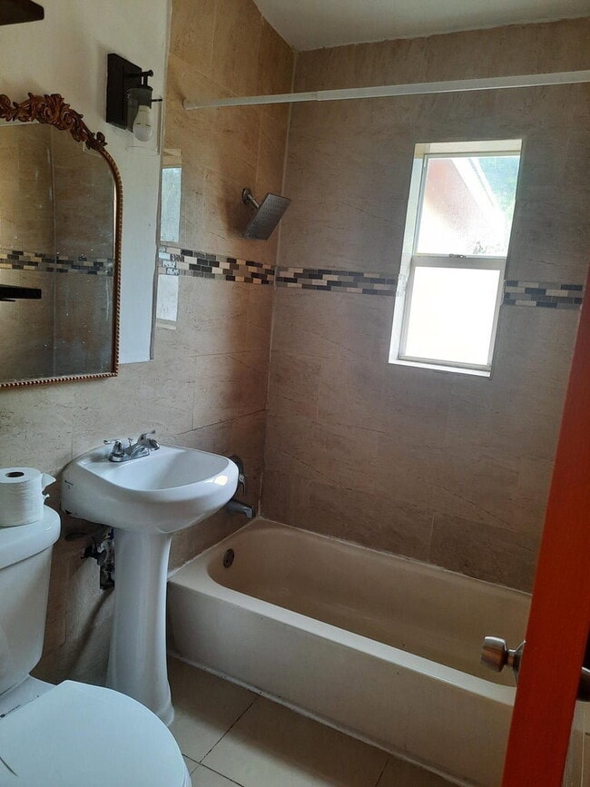 Photo - 4350 NE 18th Ave