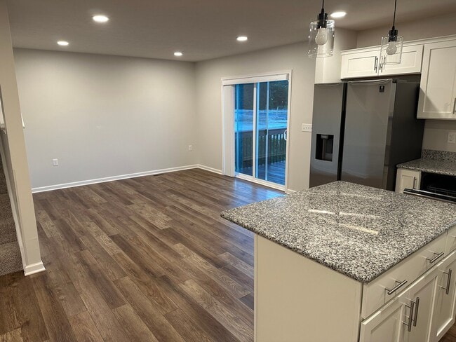 Photo - 141 Caymus Dr