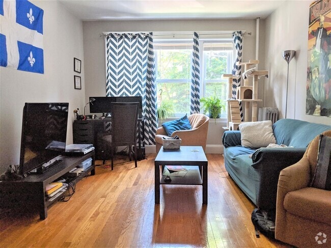 Building Photo - 11 Gray St Unit 8 Rental