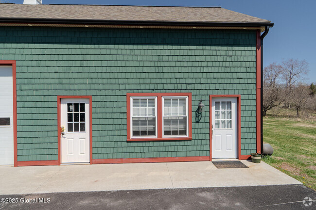 Building Photo - 52 Rte 65A Unit Apt. 2
