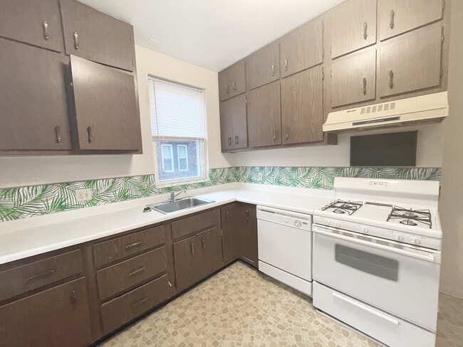 Photo - 3555 Beechwood Blvd Unidad 1