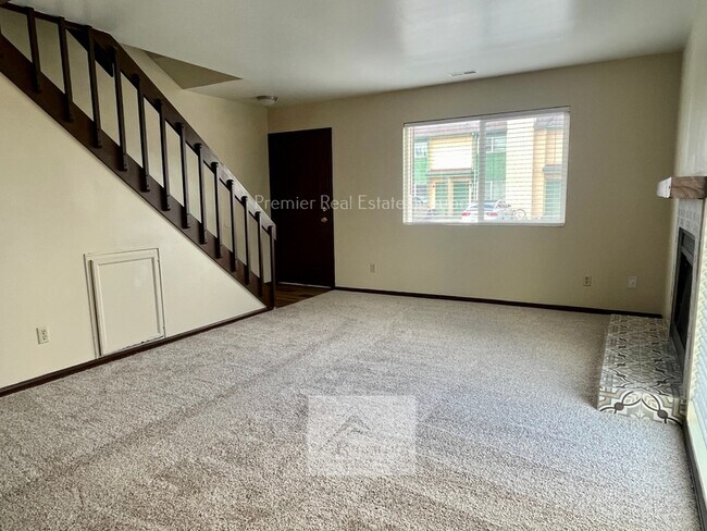 2437 Cherokee Park Pl