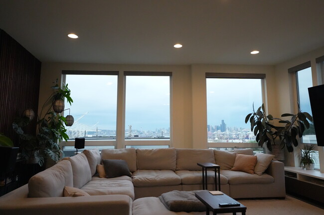 Photo - 2064 SW Charlestown St