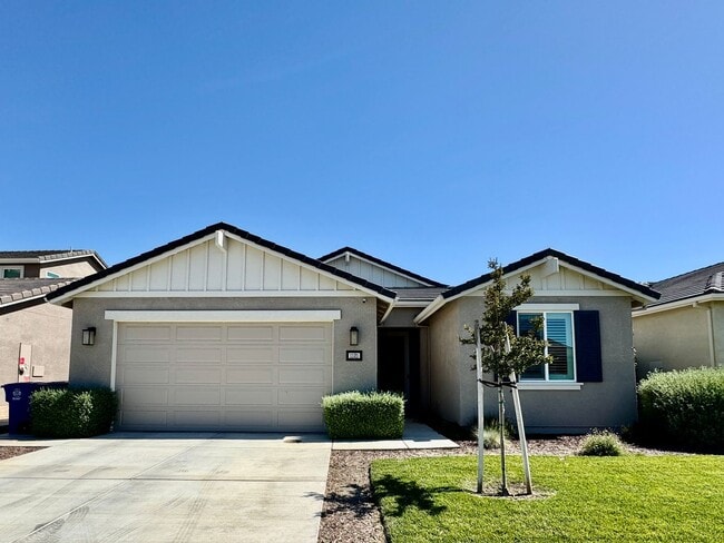 Building Photo - Beautiful Single Story, Newly Built 4 Bedroom, 2 Bath Home with SOLAR
