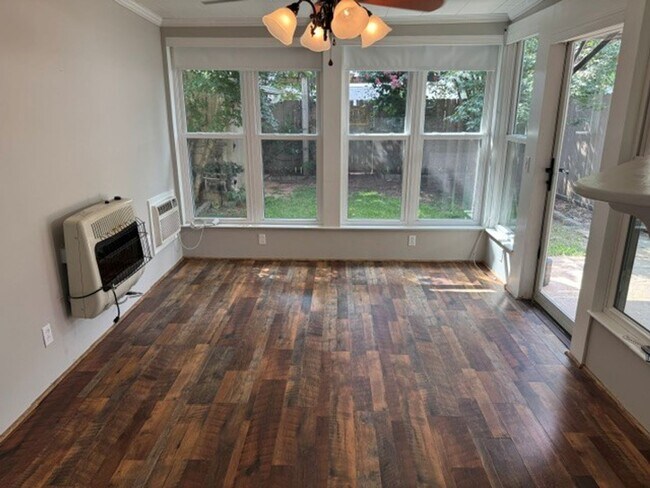 Photo - freshly paint 3 bed 2 bath townhome