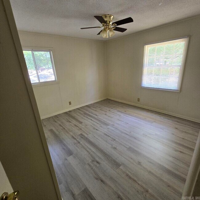 Photo - 2404 Pine Hill Dr