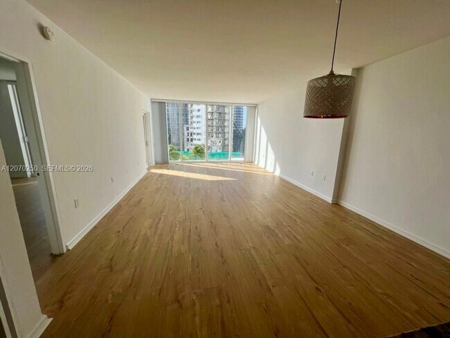 10275 Collins Ave Unit 415