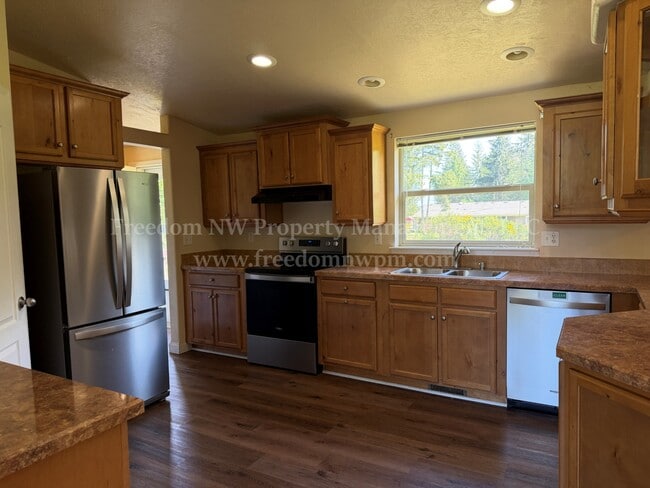 Photo - 1411 SE Fireweed Rd