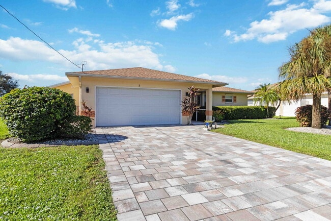 Photo - "Fully Furnished 3-Bedroom, pool home in Rotonda West!"