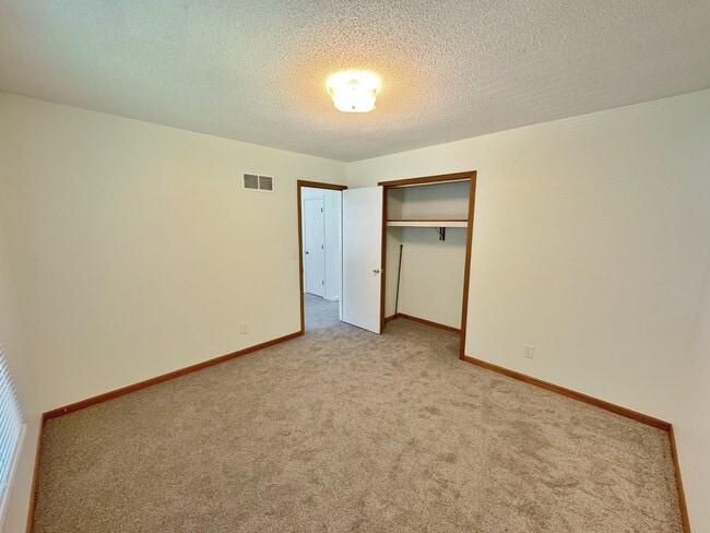 Photo - 802 N College St
