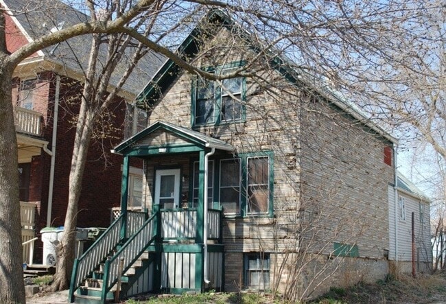 Building Photo - 1116 E Hamilton St Rental