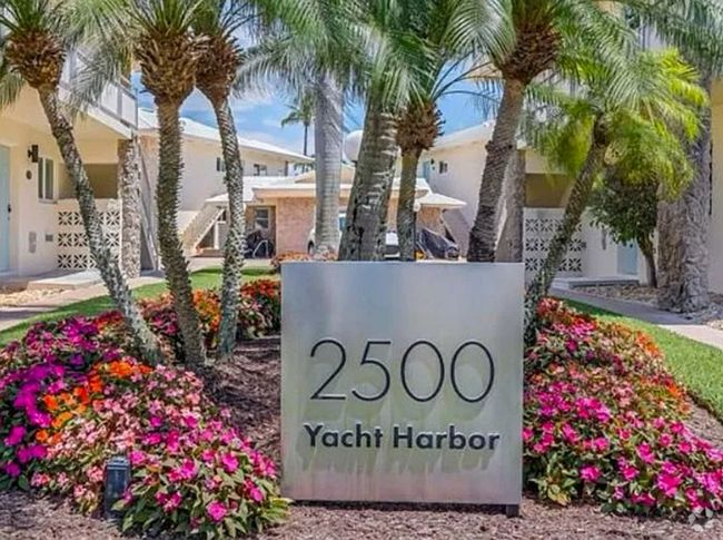 Building Photo - Yacht Harbor Condo unit