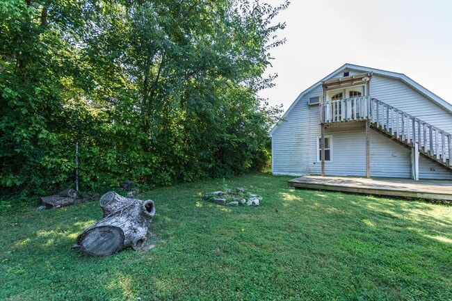 Photo - 113 E 15th St