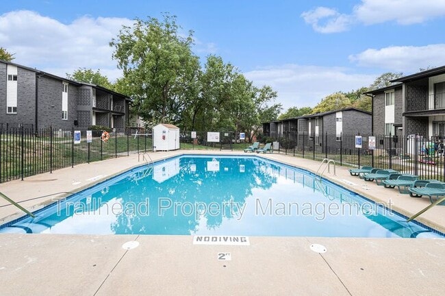 Photo - 8316 Robinson St