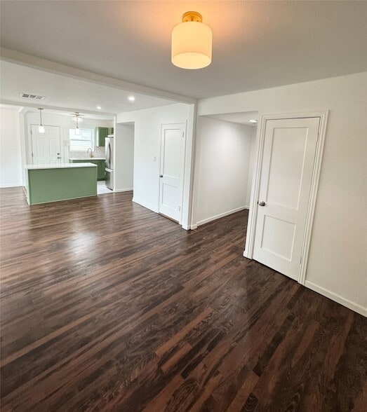 Photo - 6442 Latta St