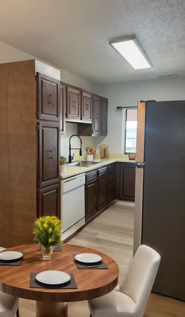 215 E Arbor (Bismarck,ND)