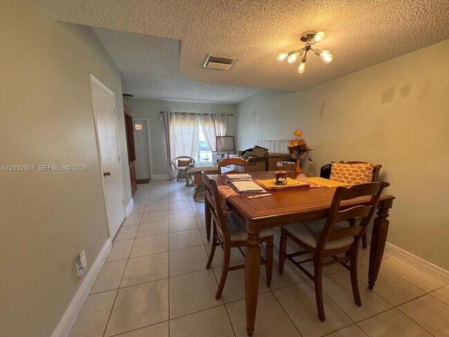 Photo - 16682 Hemingway Dr