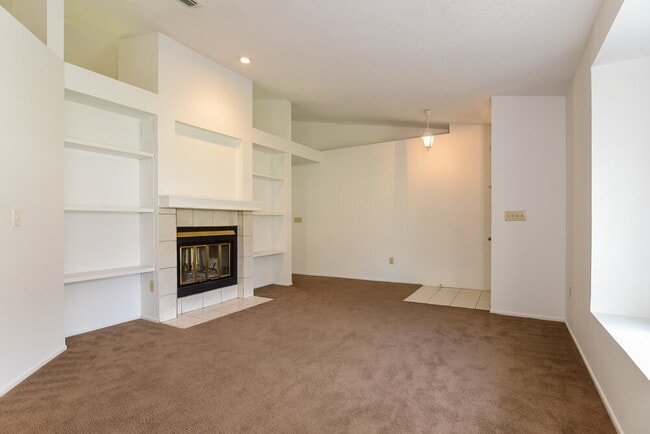 Photo - 1124 Blufield Ave